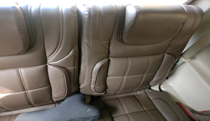 2015 Mahindra XUV500 W10, Diesel, Manual, 1,32,496 km, interior