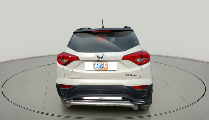 2023 Mahindra XUV300 W6 1.2 PETROL, Petrol, Manual, 46,657 km, exterior