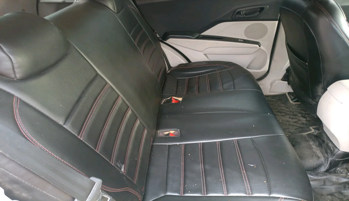 2023 Mahindra XUV300 W6 1.2 PETROL, Petrol, Manual, 46,657 km, interior