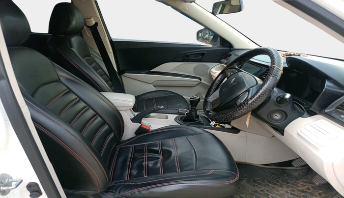 2023 Mahindra XUV300 W6 1.2 PETROL, Petrol, Manual, 46,657 km, interior