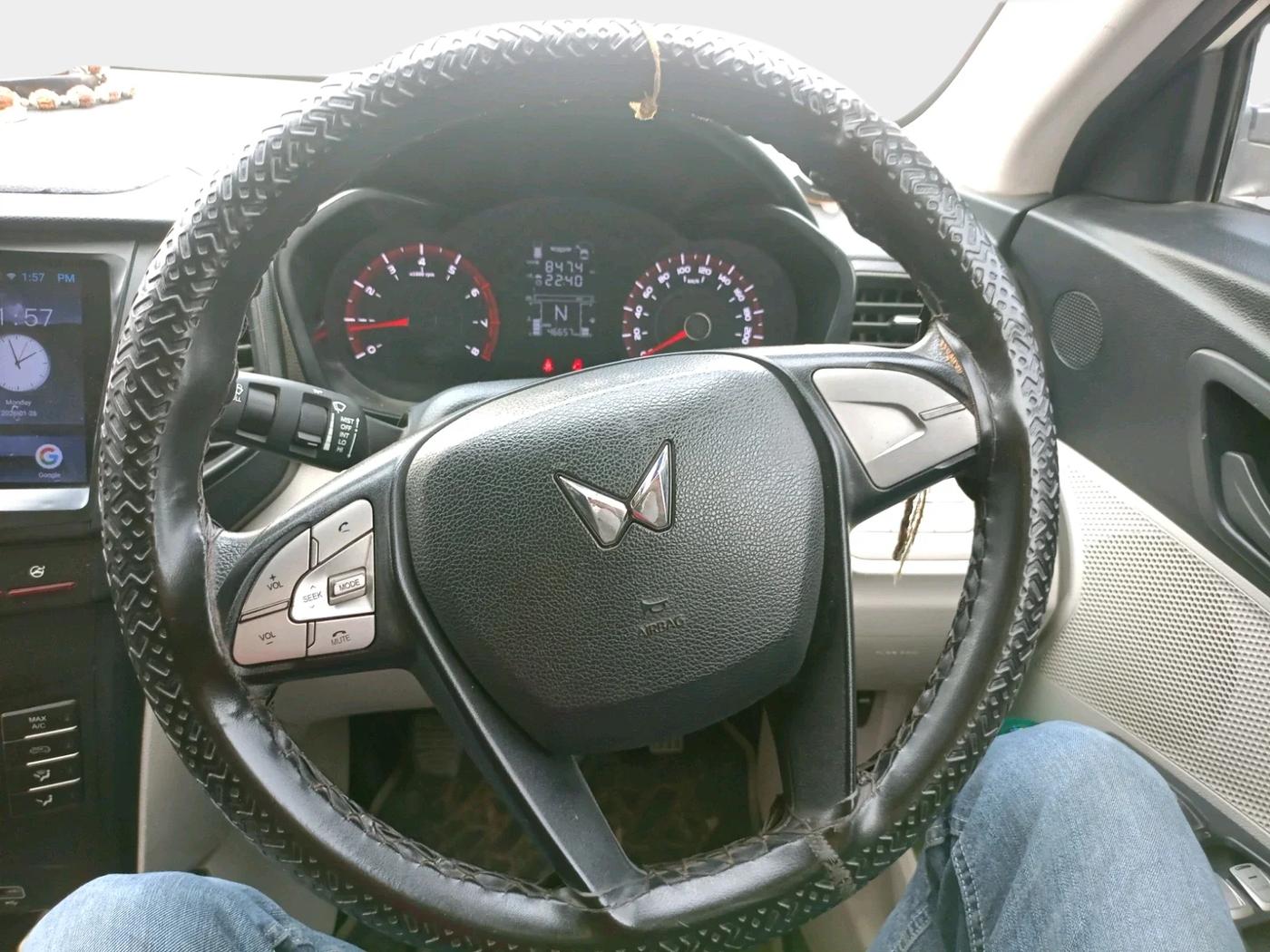 2023 Mahindra XUV300 W6 1.2 PETROL, Petrol, Manual, 46,657 km, interior