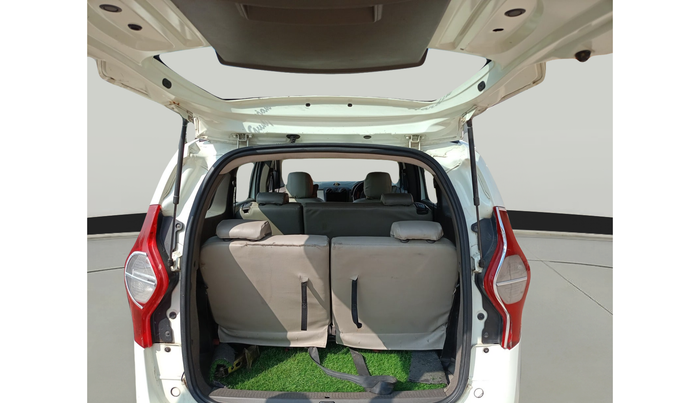 2017 Renault Lodgy 85 PS RXE 8 STR, Diesel, Manual, 1,49,581 km, exterior