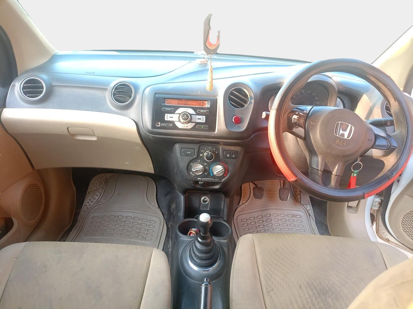 2015 Honda Amaze 1.5L I-DTEC S, Diesel, Manual, 1,55,000 km, interior