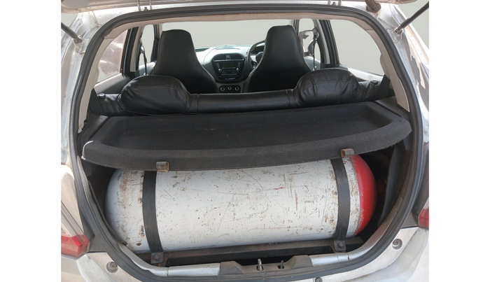 2017 Tata Tiago XT PETROL, Petrol, Manual, 1,45,221 km, exterior