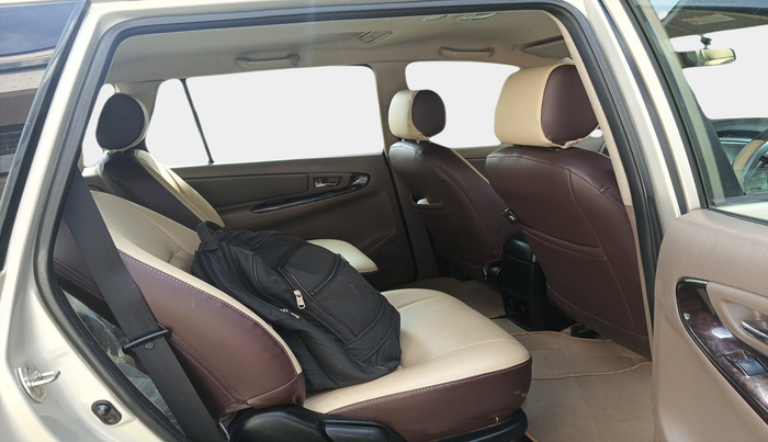 2015 Toyota Innova 2.5 ZX 7 STR, Diesel, Manual, 2,02,501 km, interior