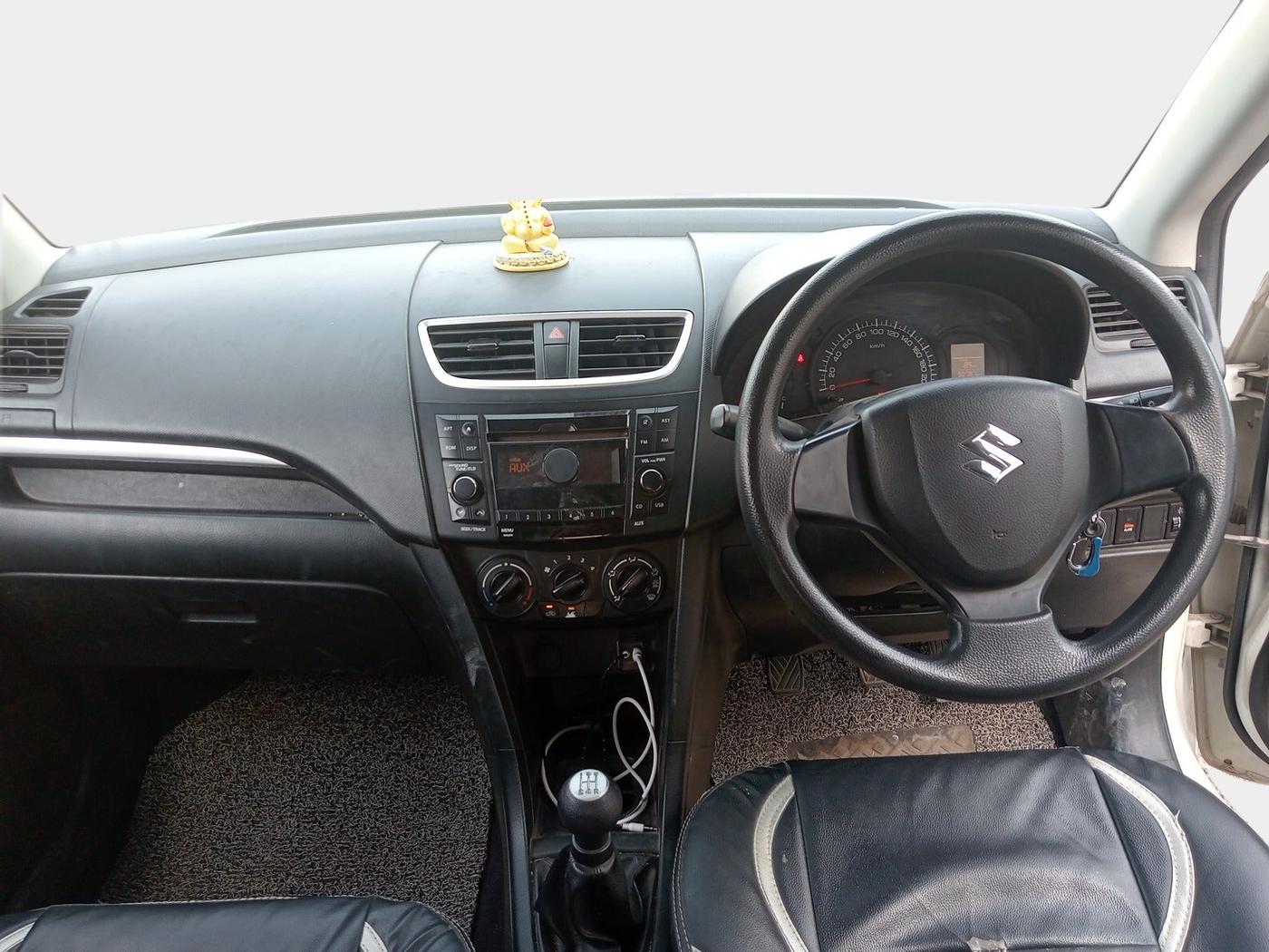 2015 Maruti Swift LXI, Petrol, Manual, 50,787 km, interior