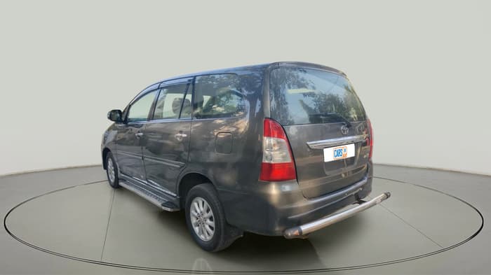 2012 Toyota Innova 2.5 VX 8 STR, Diesel, Manual, 1,23,653 km, exterior
