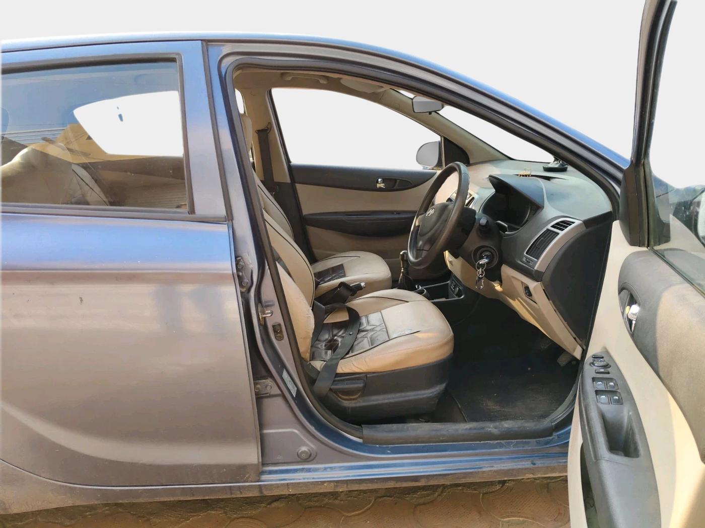 2012 Hyundai i20 MAGNA 1.2, Petrol, Manual, 76,434 km, interior