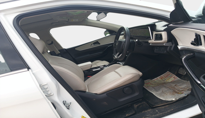 2024 Mahindra XUV700 AX 7 LUXURY D AT 7 STR, Diesel, Automatic, 32,147 km, interior