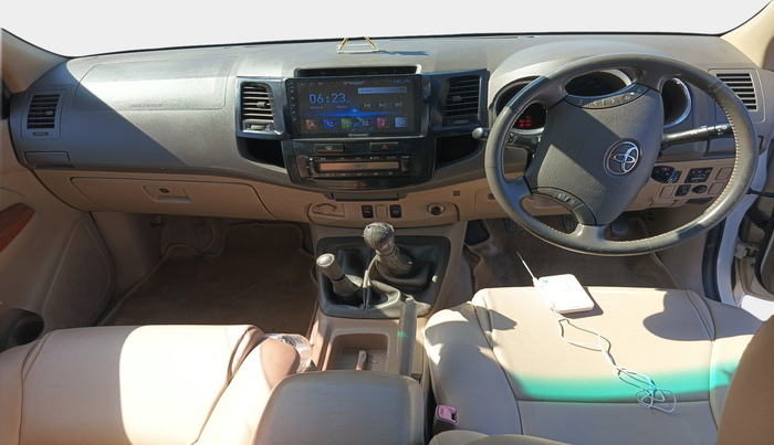 2009 Toyota Fortuner 3.0 4X4 MT, Diesel, Manual, 1,20,509 km, interior