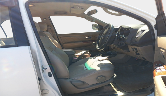 2009 Toyota Fortuner 3.0 4X4 MT, Diesel, Manual, 1,20,509 km, interior