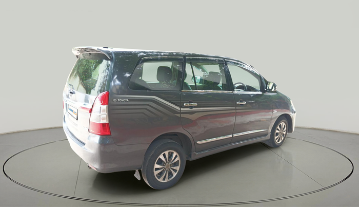 2015 Toyota Innova 2.5 ZX 7 STR, Diesel, Manual, 1,60,661 km, exterior