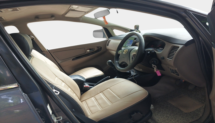 2015 Toyota Innova 2.5 ZX 7 STR, Diesel, Manual, 1,60,661 km, interior