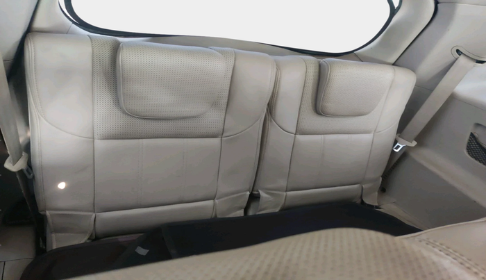 2016 Mahindra XUV500 W10, Diesel, Manual, 1,36,410 km, interior