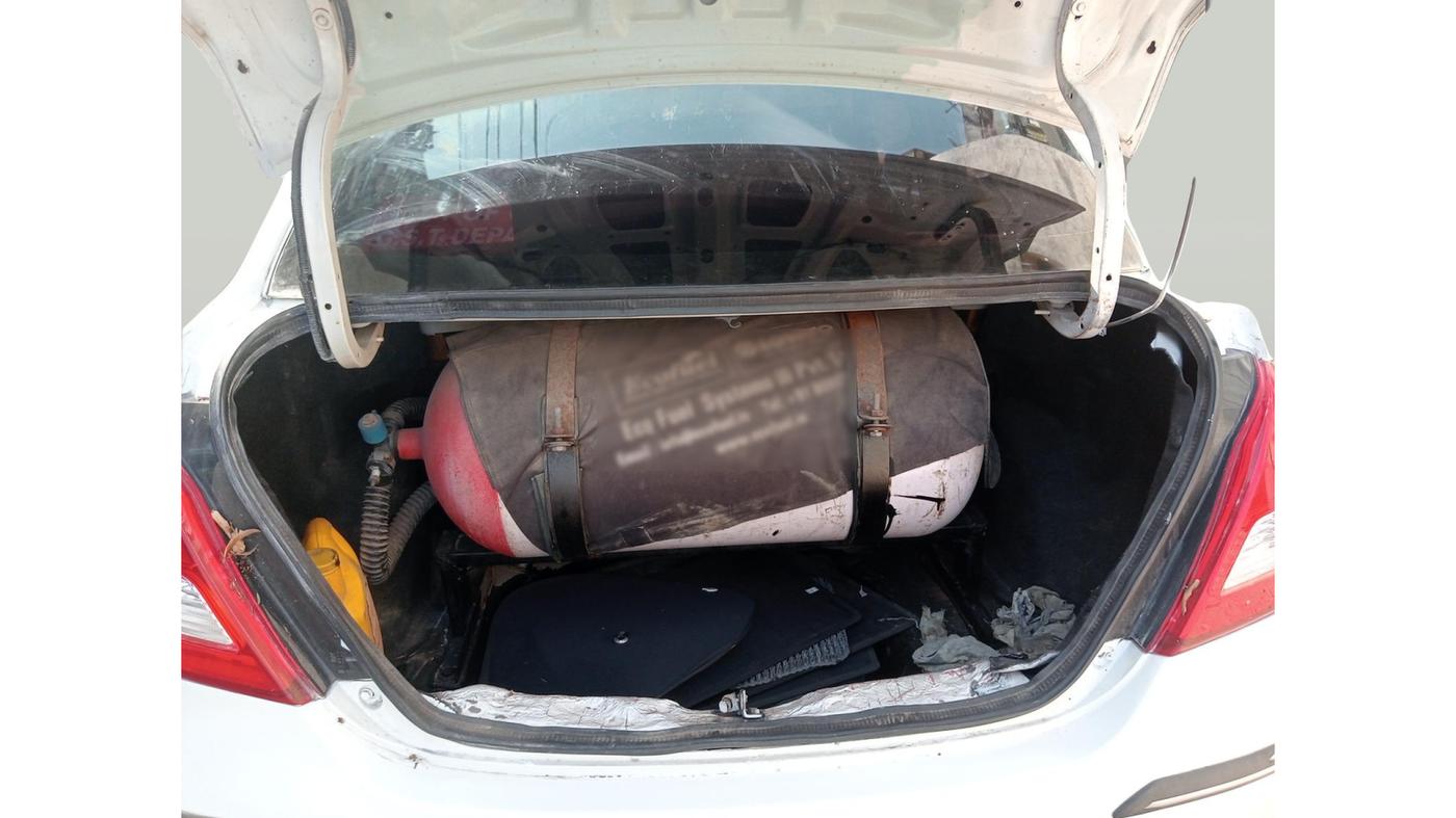 2017 Maruti Swift Dzire LXI, Petrol, Manual, 1,15,974 km, exterior