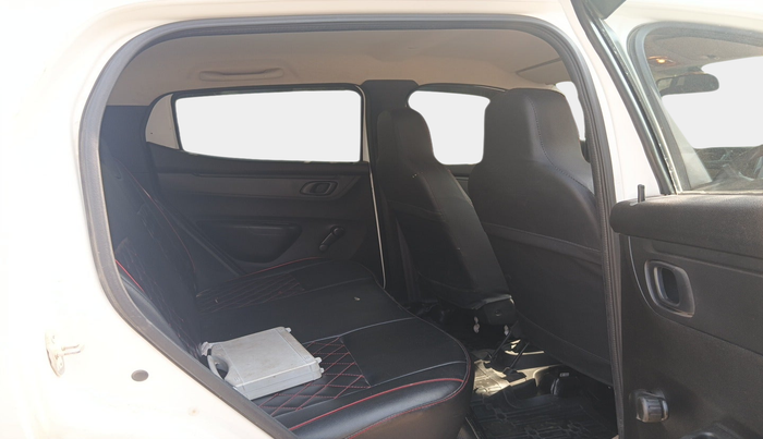 2017 Renault Kwid RXT 1.0, Petrol, Manual, 45,074 km, interior