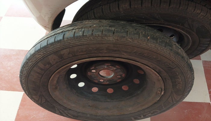 2010 Maruti Wagon R 1.0 LXI, Petrol, Manual, 1,33,329 km, tyre