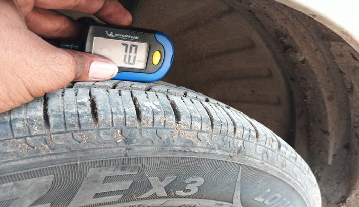 2010 Maruti Wagon R 1.0 LXI, Petrol, Manual, 1,33,329 km, tyre