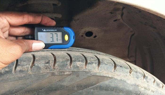 2010 Maruti Wagon R 1.0 LXI, Petrol, Manual, 1,33,329 km, tyre