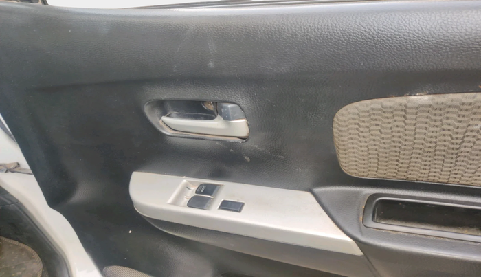 2016 Maruti Wagon R 1.0 LXI, CNG, Manual, 78,510 km, interior