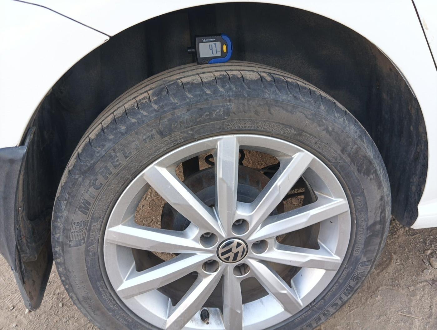 2017 Volkswagen Ameo HIGHLINE PLUS 1.5L AT 16 ALLOY, Diesel, Automatic, 80,496 km, tyre