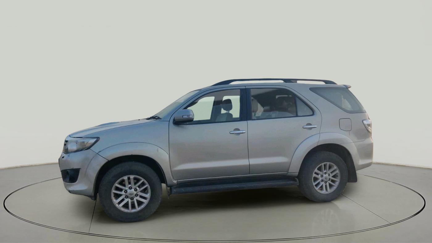 2012 Toyota Fortuner 3.0 4X2 AT, Diesel, Automatic, 1,93,582 km, exterior