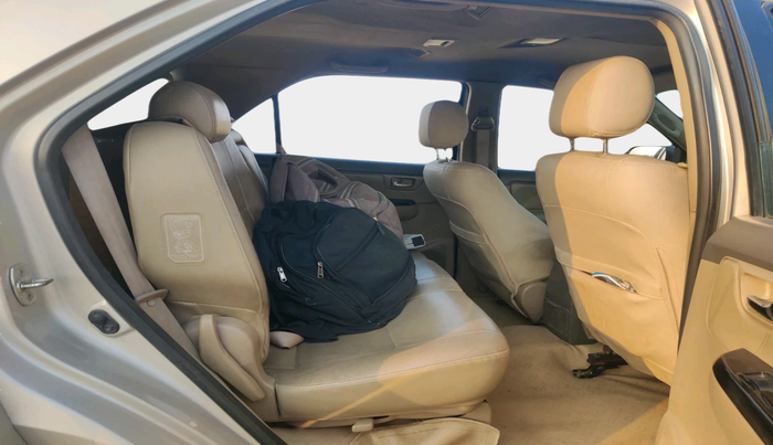 2012 Toyota Fortuner 3.0 4X2 AT, Diesel, Automatic, 1,93,582 km, interior