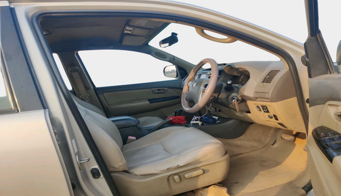 2012 Toyota Fortuner 3.0 4X2 AT, Diesel, Automatic, 1,93,582 km, interior