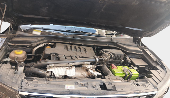 2023 Mahindra XUV300 W8 (O) 1.5 DIESEL, Diesel, Manual, 43,035 km, exterior