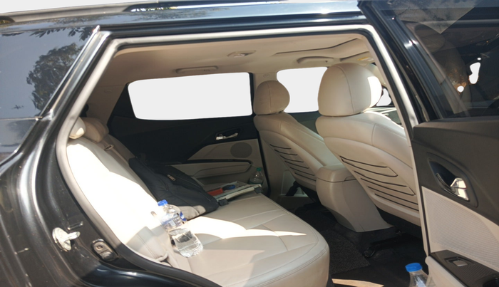 2023 Mahindra XUV300 W8 (O) 1.5 DIESEL, Diesel, Manual, 43,035 km, interior