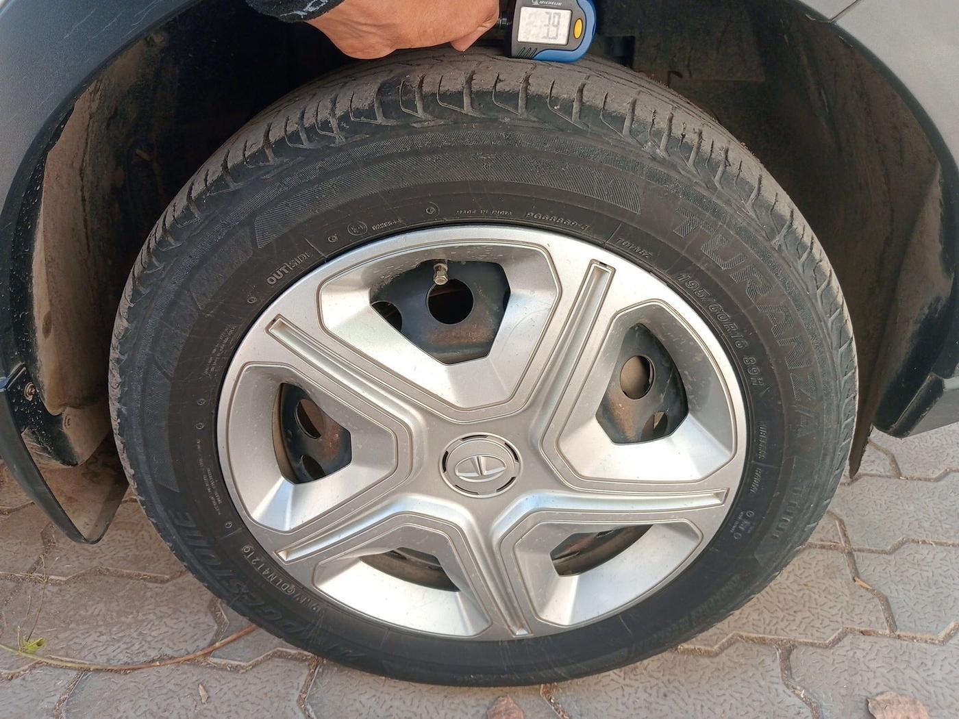 2021 Tata NEXON XM DIESEL, Diesel, Manual, 84,749 km, tyre