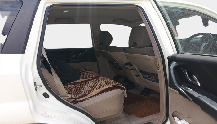 2017 Mahindra XUV500 W6, Diesel, Manual, 57,416 km, interior