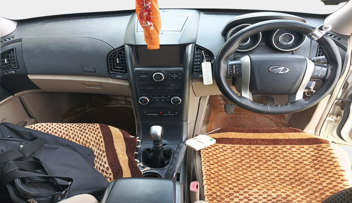 2017 Mahindra XUV500 W6, Diesel, Manual, 57,416 km, interior