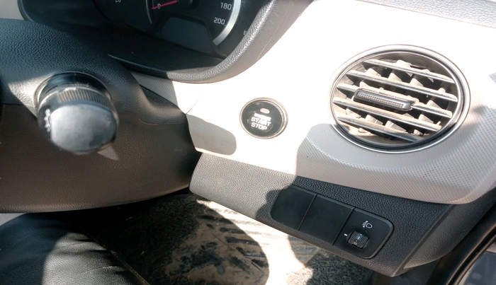 2014 Hyundai Grand i10 SPORTZ 1.1 CRDI, Diesel, Manual, 1,38,646 km, interior