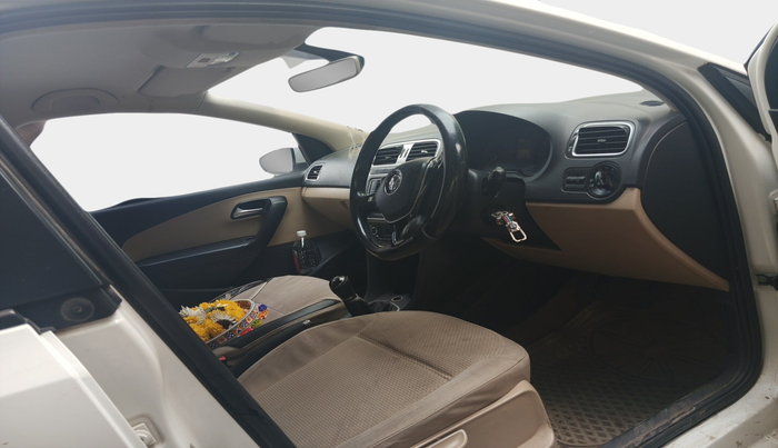 2016 Volkswagen Ameo HIGHLINE1.2L, Petrol, Manual, 1,67,525 km, interior