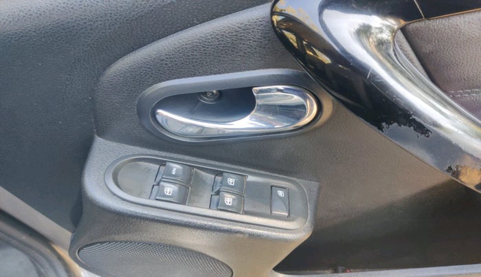 2017 Nissan Terrano XV PREMIUM D, Diesel, Manual, 1,41,651 km, interior