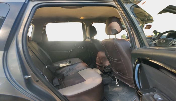 2017 Nissan Terrano XV PREMIUM D, Diesel, Manual, 1,41,651 km, interior