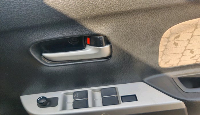 2016 Maruti Wagon R 1.0 VXI, Petrol, Manual, 97,543 km, interior