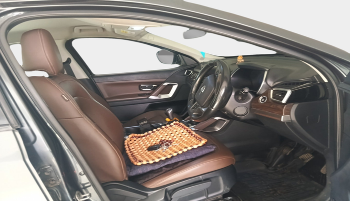 2019 Tata Harrier XZ 2.0L, Diesel, Manual, 1,39,065 km, interior