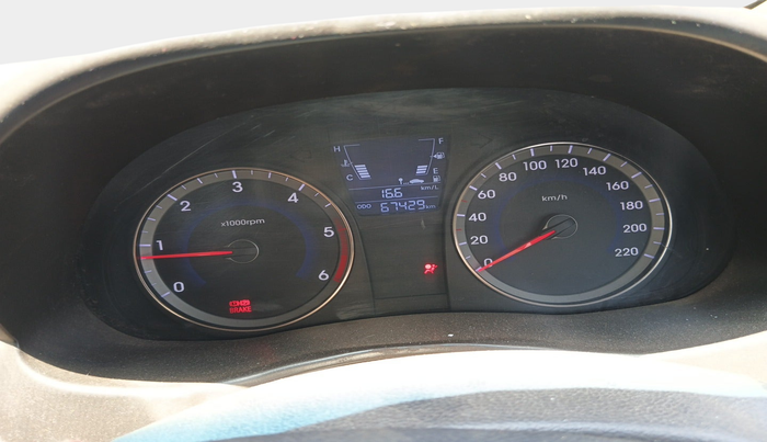 2013 Hyundai Verna FLUIDIC 1.6 CRDI EX, Diesel, Manual, 67,429 km, interior