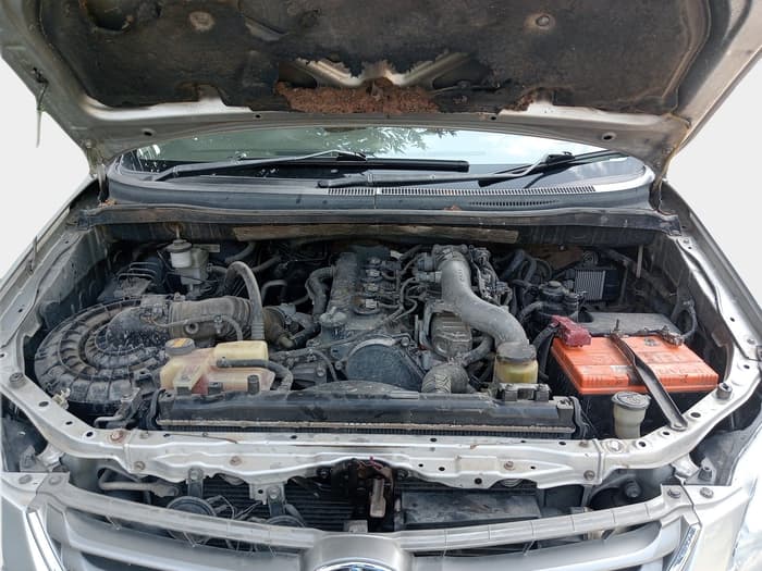2012 Toyota Innova VX 2.5 7 STR, Diesel, Manual, 2,08,820 km, exterior
