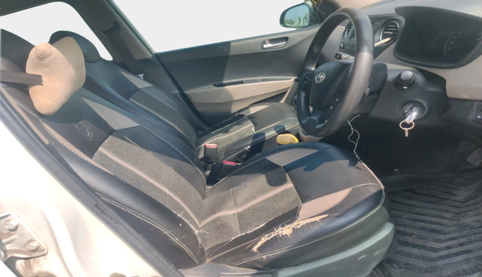 2016 Hyundai Grand i10 SPORTZ 1.2 KAPPA VTVT, CNG, Manual, 1,19,323 km, interior