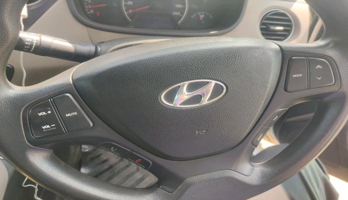 2016 Hyundai Grand i10 SPORTZ 1.2 KAPPA VTVT, CNG, Manual, 1,19,323 km, interior