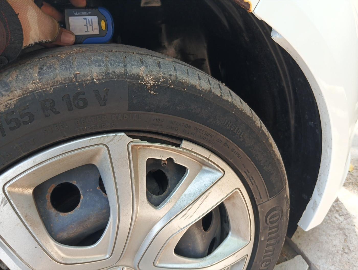 2020 Tata ALTROZ XM PLUS PETROL, Petrol, Manual, 85,672 km, tyre