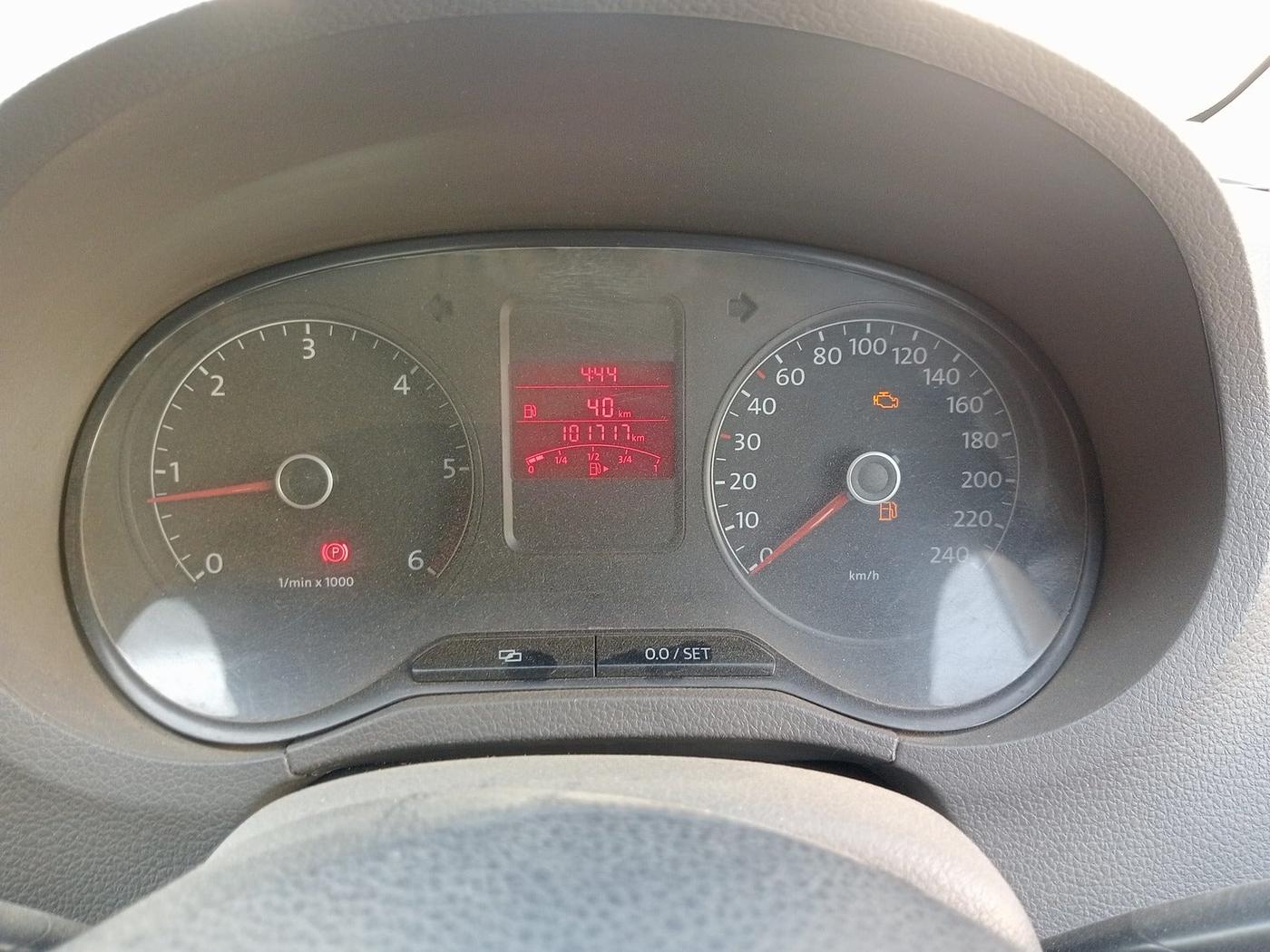 2012 Volkswagen Vento HIGHLINE DIESEL 1.6, Diesel, Manual, 1,01,717 km, interior