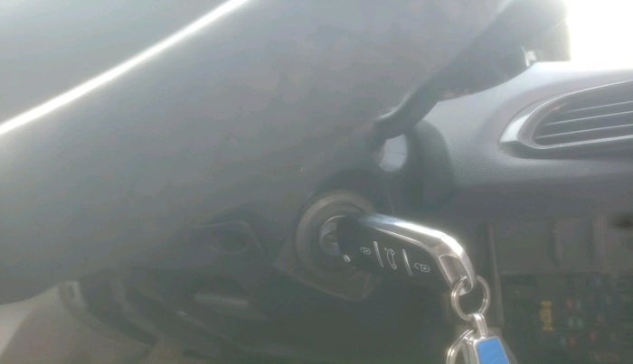 2016 Tata Tiago XT PETROL, Petrol, Manual, 82,973 km, interior