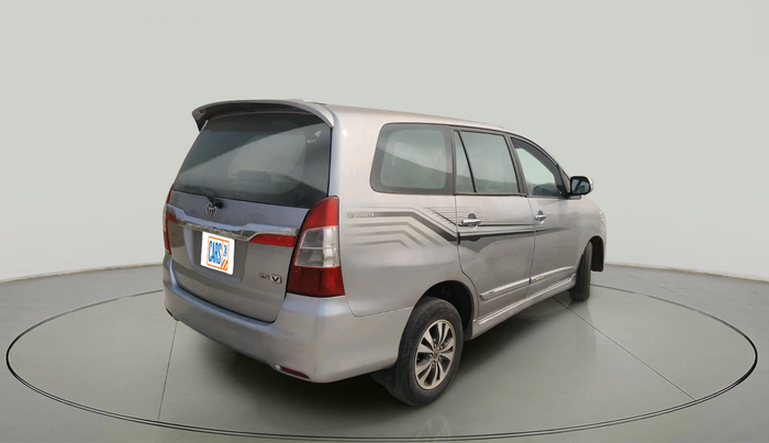 2015 Toyota Innova 2.5 VX 8 STR, Diesel, Manual, 1,28,397 km, exterior