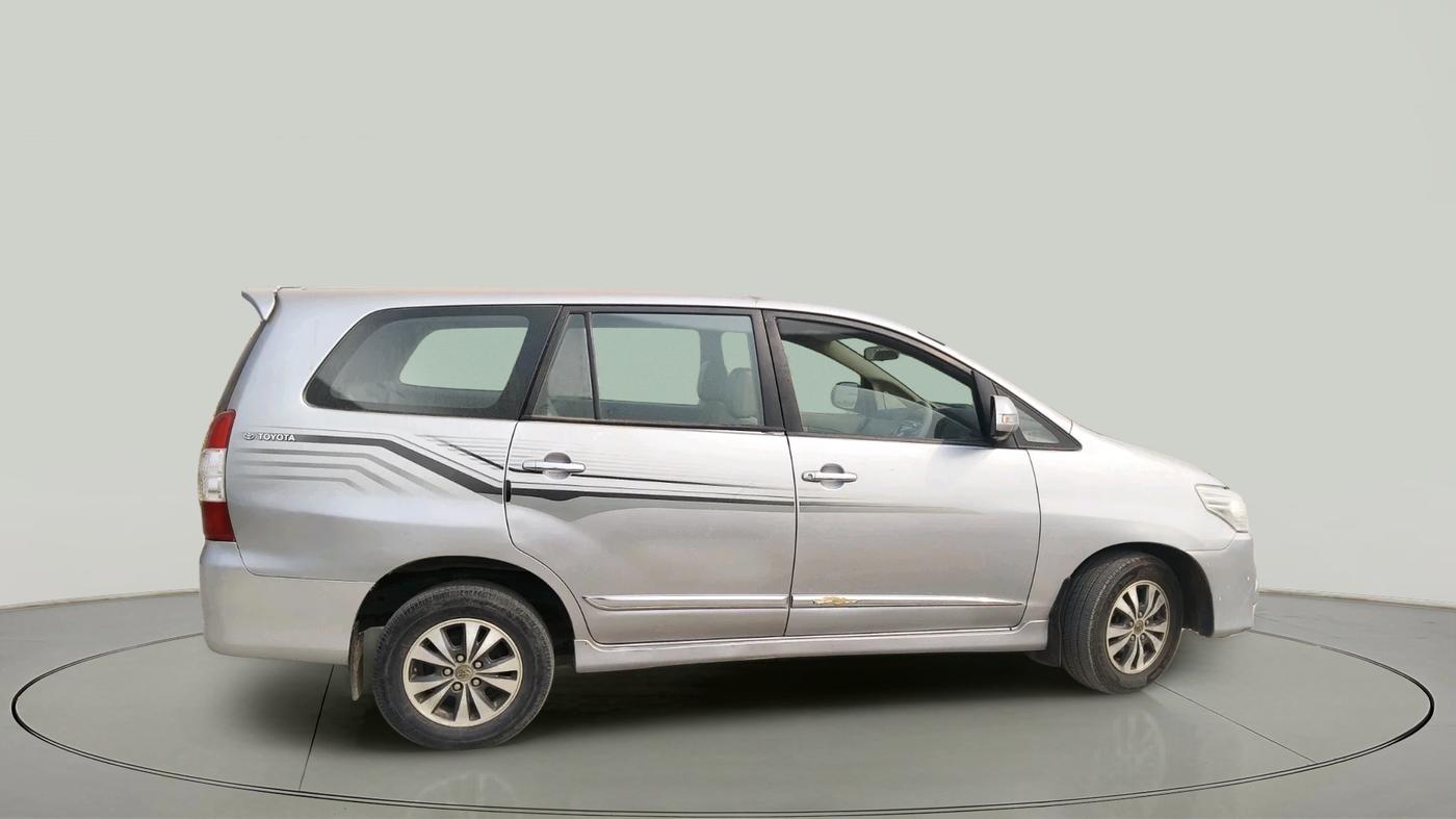 2015 Toyota Innova 2.5 VX 8 STR, Diesel, Manual, 1,28,397 km, exterior