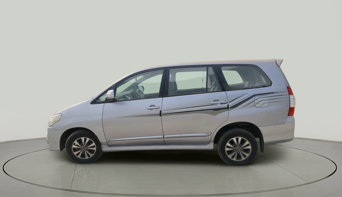 2015 Toyota Innova 2.5 VX 8 STR, Diesel, Manual, 1,28,397 km, exterior