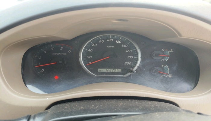 2015 Toyota Innova 2.5 VX 8 STR, Diesel, Manual, 1,28,397 km, interior